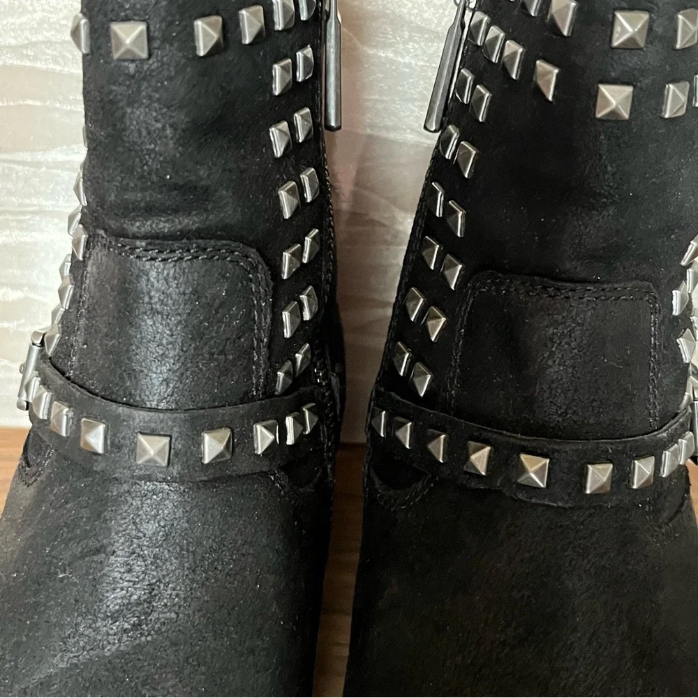 Lauren Ralph Lauren booties 🥾 - Picture 3 of 11
